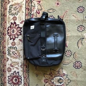 Anvanda black backpack/messenger bag